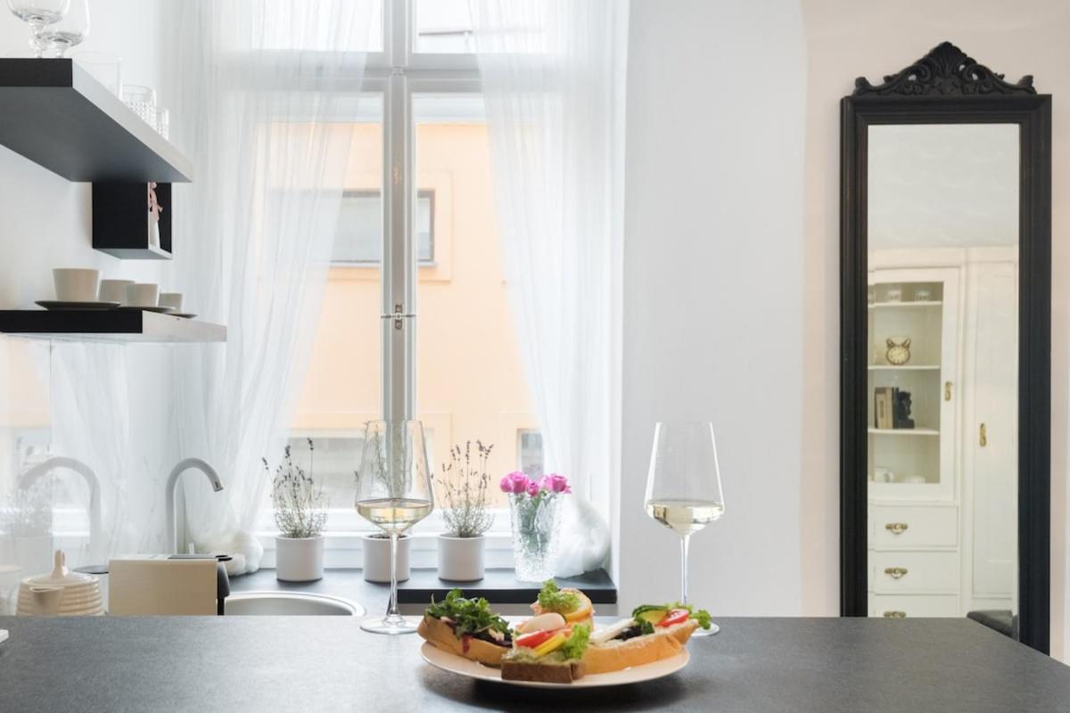 Wenceslas Square / Main Station - New Studio***** Praga Exterior foto